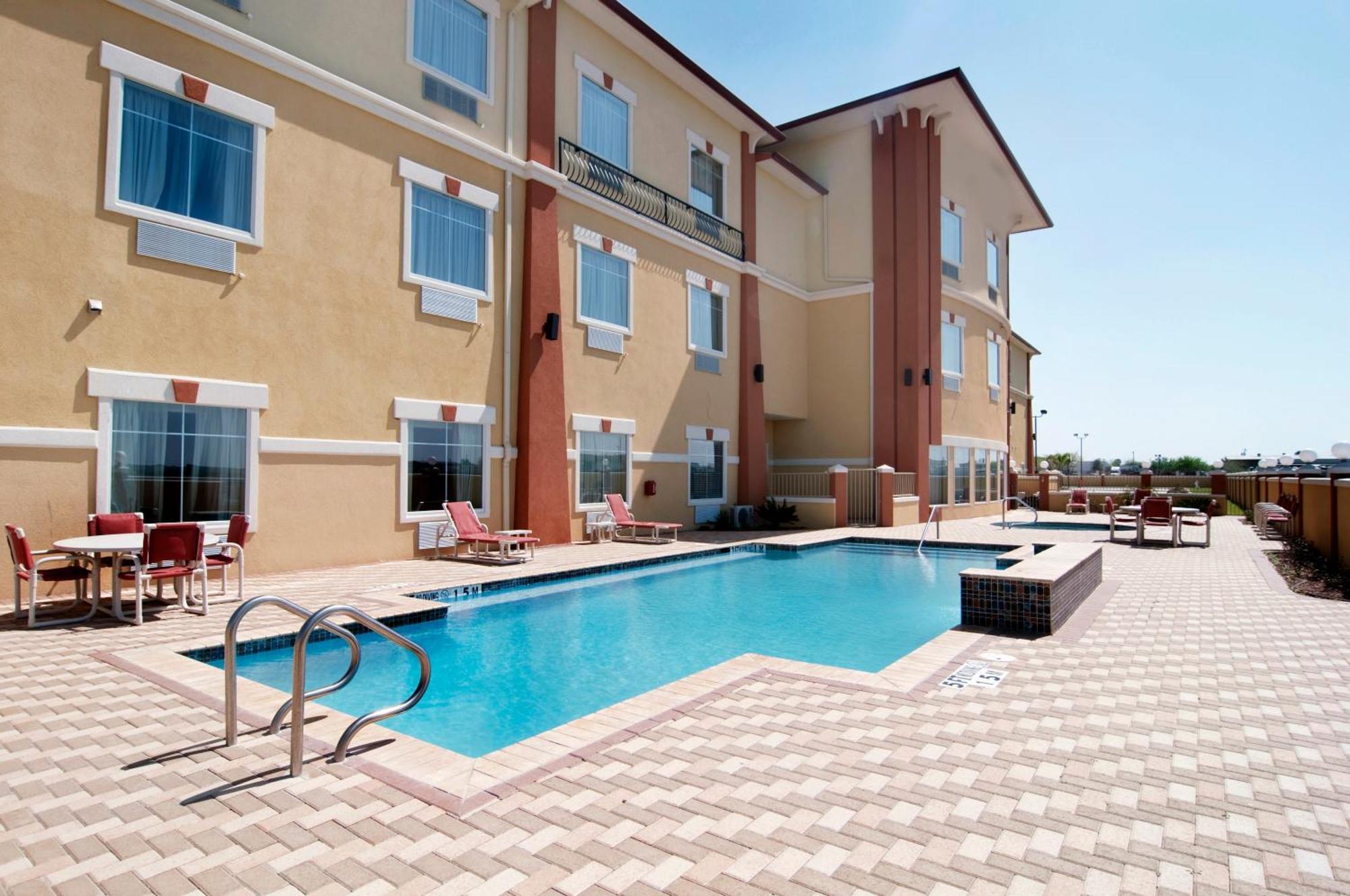Super 8 By Wyndham Hidalgo At La Plaza Mall & Mcallen Airport Exterior foto