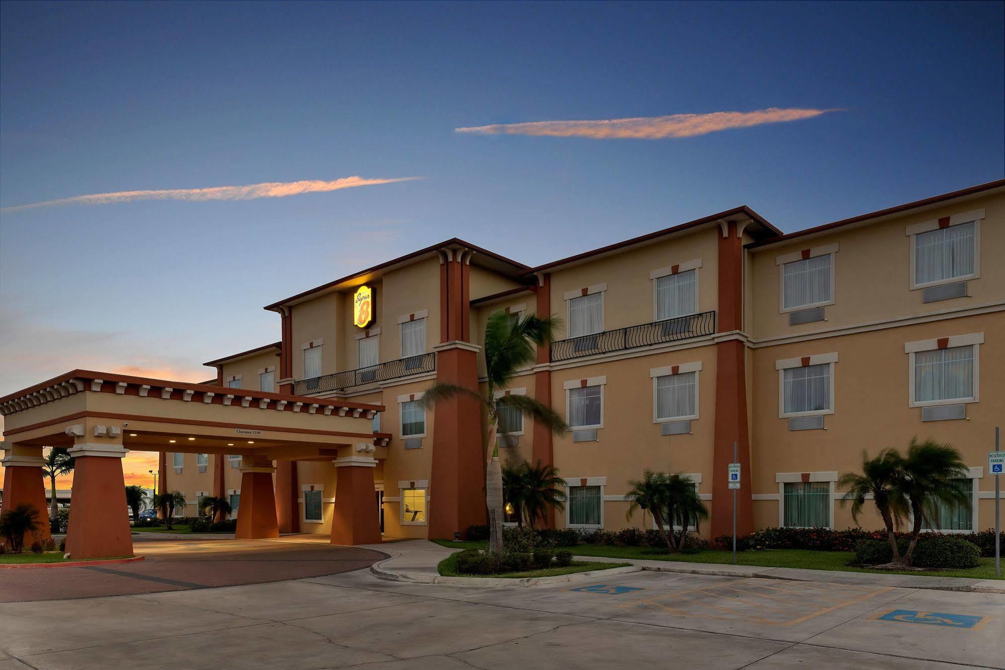 Super 8 By Wyndham Hidalgo At La Plaza Mall & Mcallen Airport Exterior foto