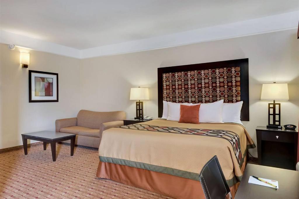 Super 8 By Wyndham Hidalgo At La Plaza Mall & Mcallen Airport Exterior foto